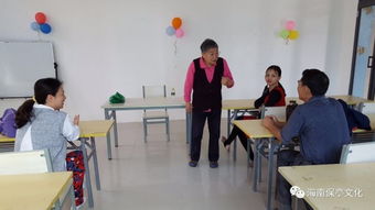 專家志愿者進(jìn)圖書館，家庭教育咨詢點(diǎn)亮少兒服務(wù)區(qū)